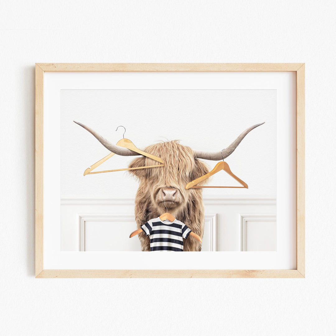 a picture of a bull with long horns