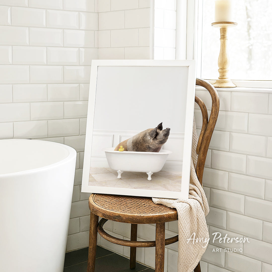 Hog in Modern Bath