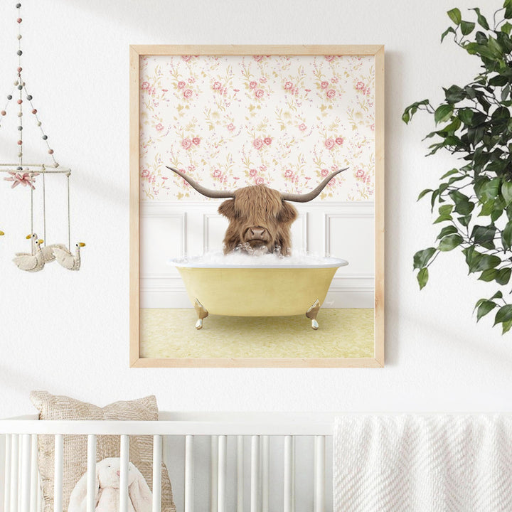 Highland Cow "Randall" in Vintage Yellow Bath